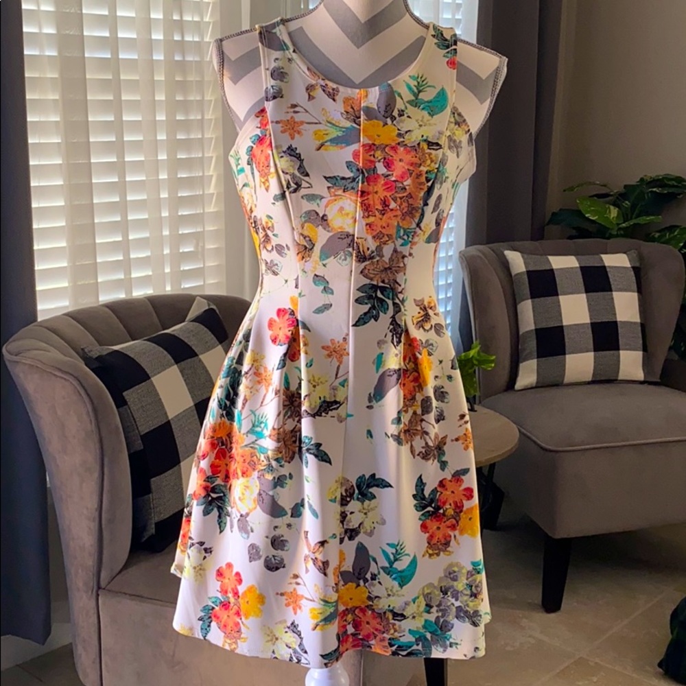 Floral pleated waist tank dress - Picture 1 of 5